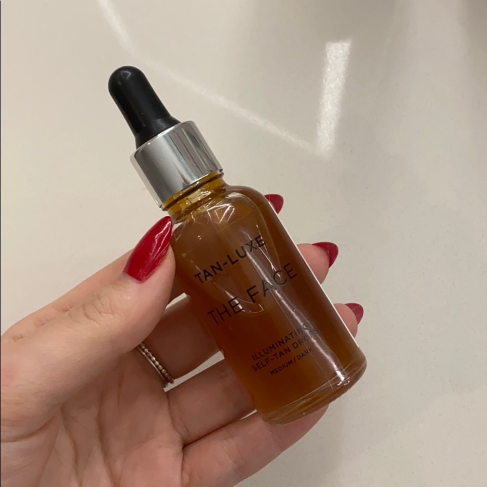 TAN LUXE The Face